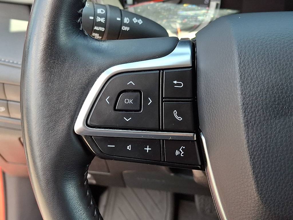 Thumbnail: 2020 Toyota Highlander - 27