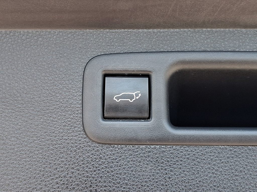 Thumbnail: 2020 Toyota Highlander - 32