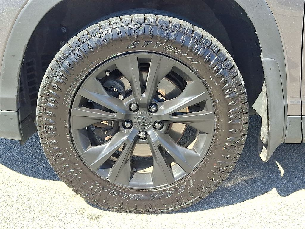 Thumbnail: 2019 Toyota Highlander - 8