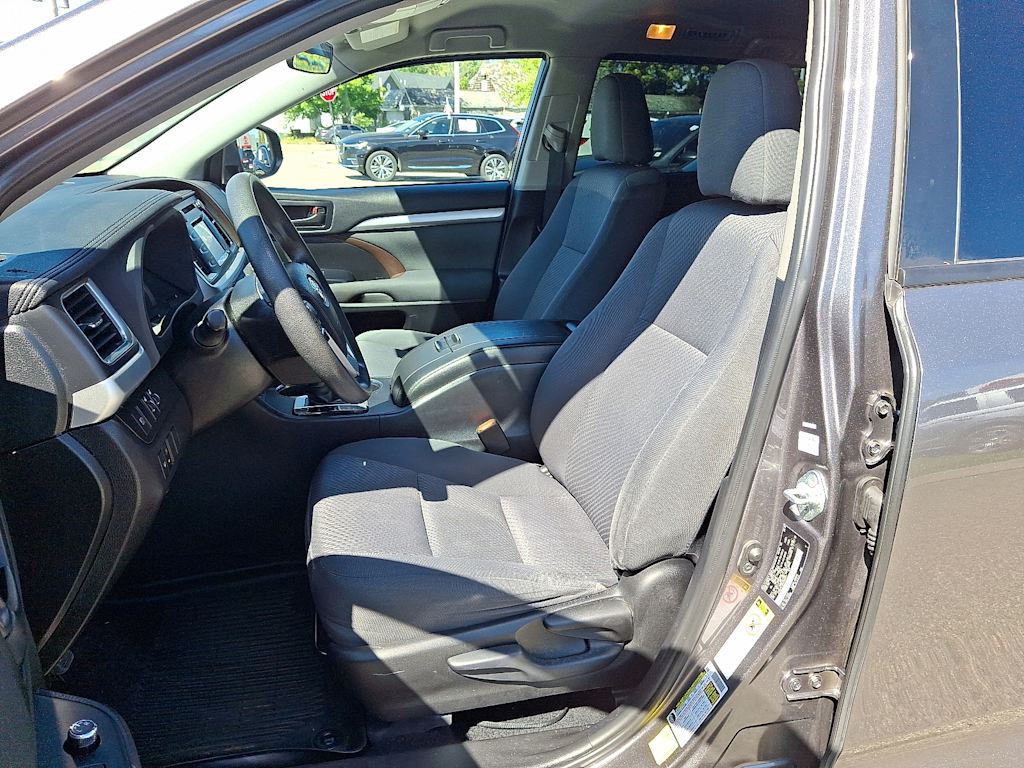 Thumbnail: 2019 Toyota Highlander - 9