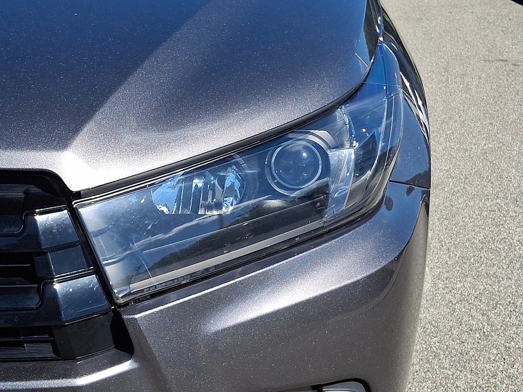 Thumbnail: 2019 Toyota Highlander - 18