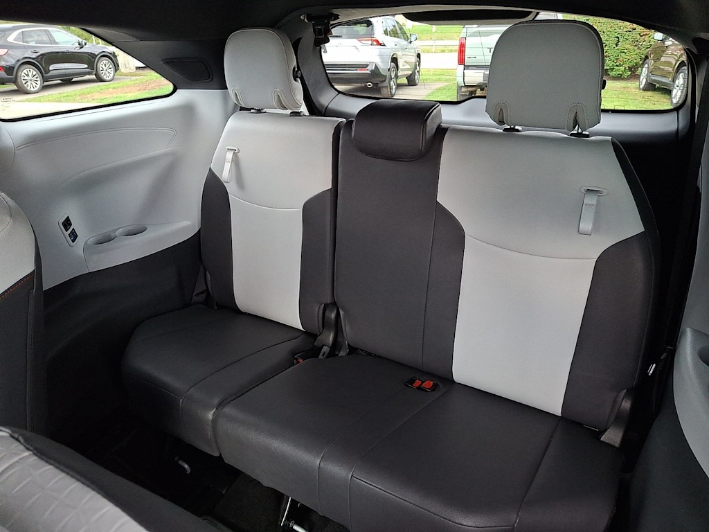 Thumbnail: 2023 Toyota Sienna - 20
