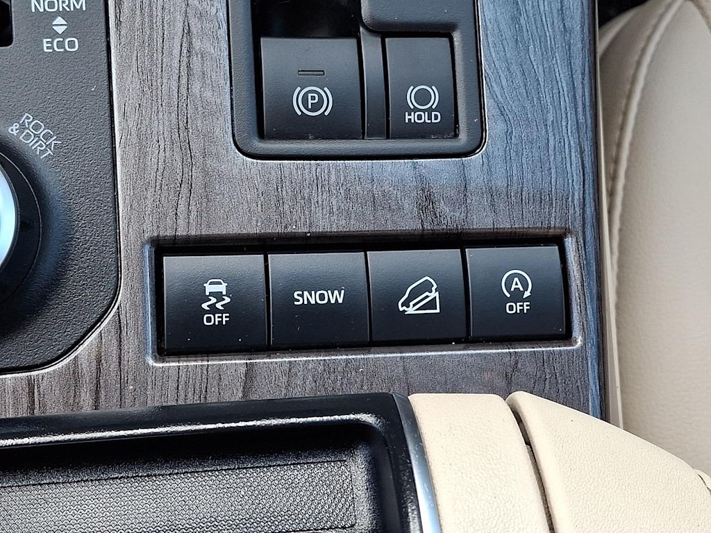 Thumbnail: 2020 Toyota Highlander - 31