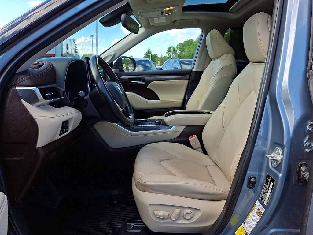 Thumbnail: 2020 Toyota Highlander - 10