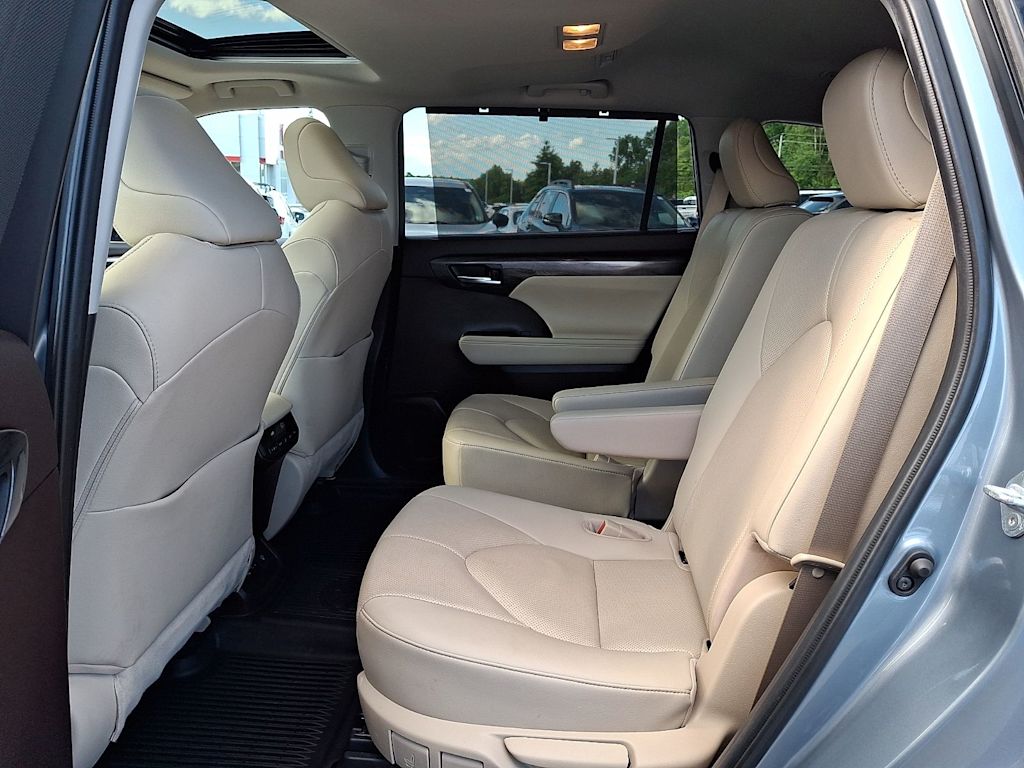 Thumbnail: 2020 Toyota Highlander - 11
