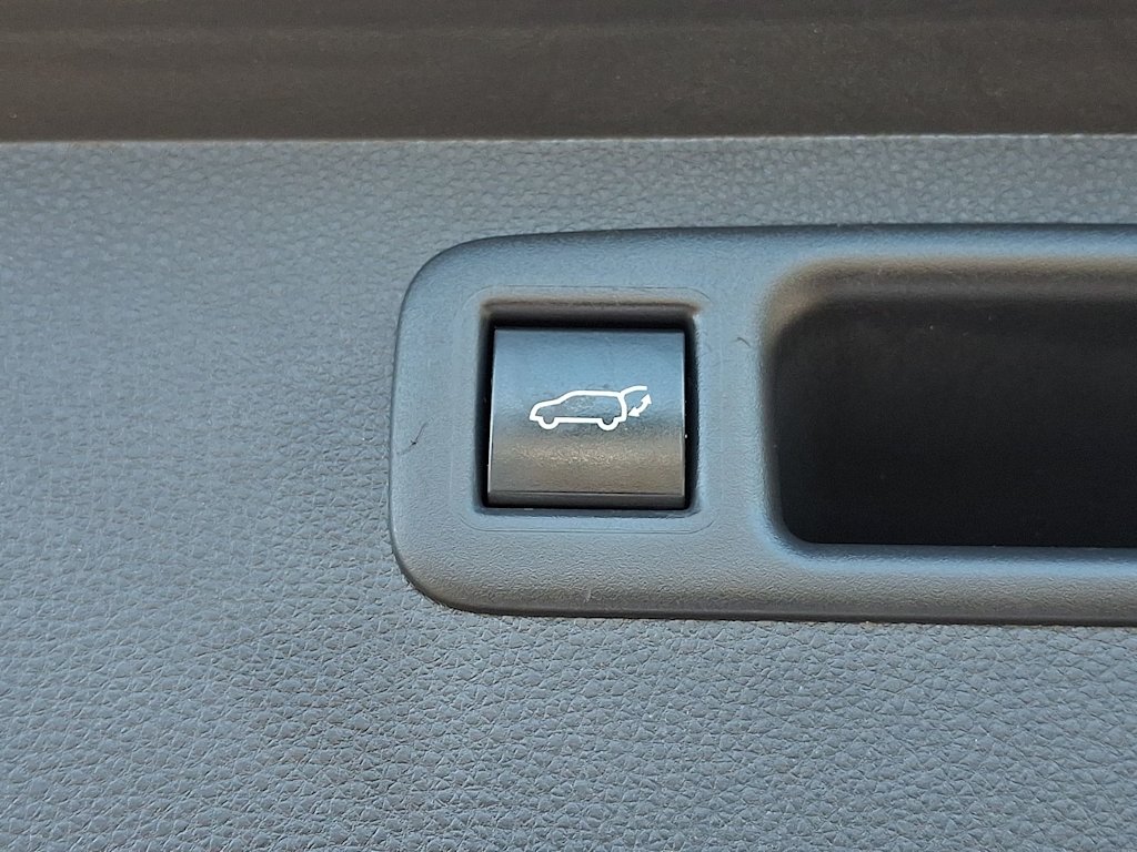 Thumbnail: 2020 Toyota Highlander - 33