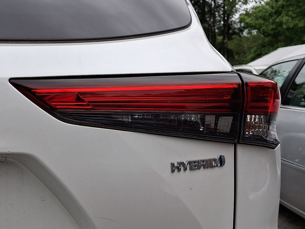 Thumbnail: 2022 Toyota Highlander - 6