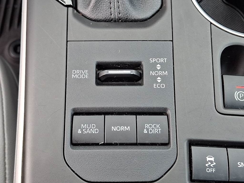 Thumbnail: 2021 Toyota Highlander - 31