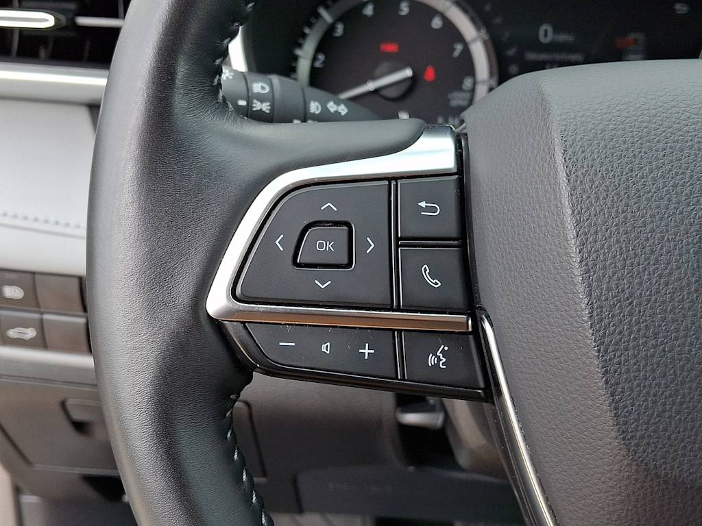 Thumbnail: 2021 Toyota Highlander - 27
