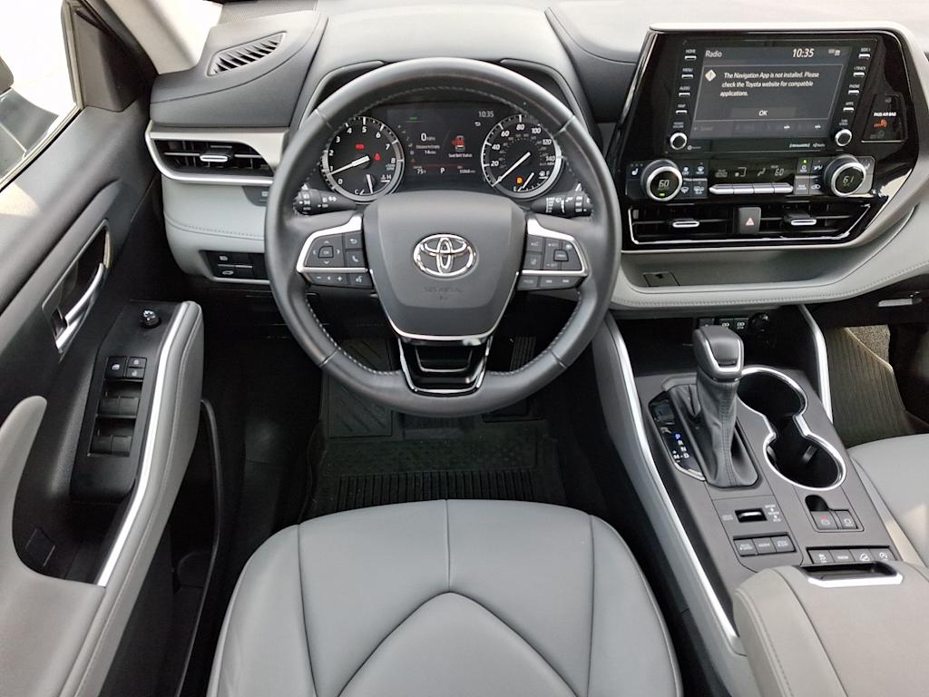 Thumbnail: 2021 Toyota Highlander - 2