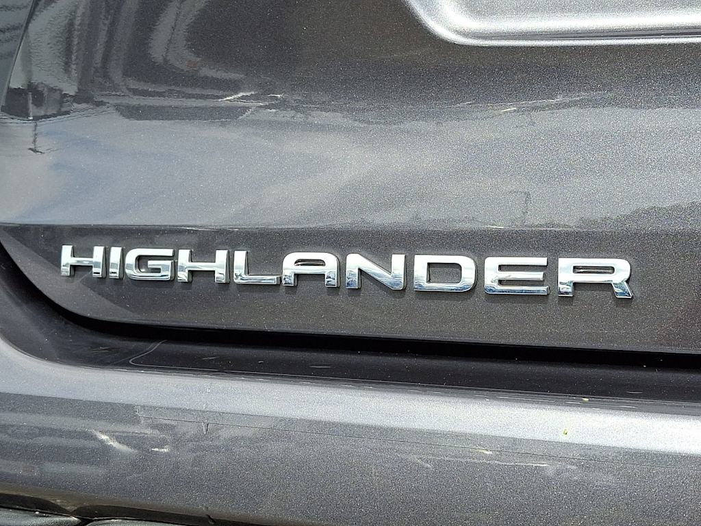 Thumbnail: 2021 Toyota Highlander - 7