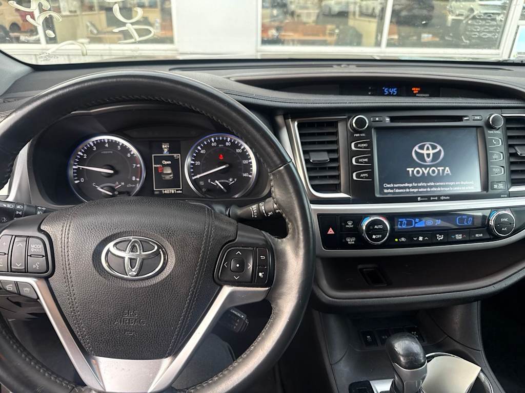 Thumbnail: 2016 Toyota Highlander - 2