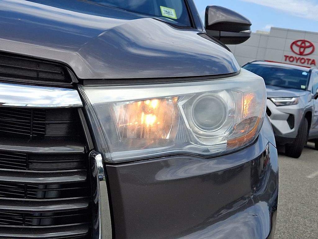 Thumbnail: 2016 Toyota Highlander - 19