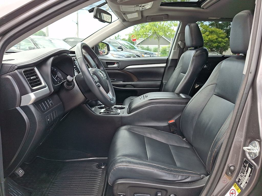 Thumbnail: 2016 Toyota Highlander - 10