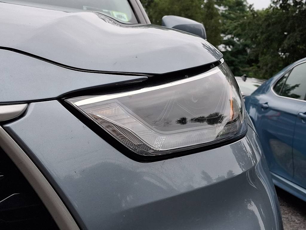 Thumbnail: 2023 Toyota Highlander - 6