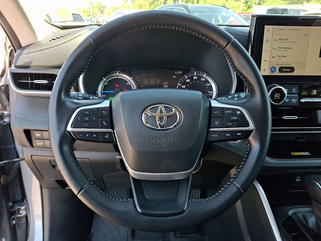 Thumbnail: 2023 Toyota Highlander - 9