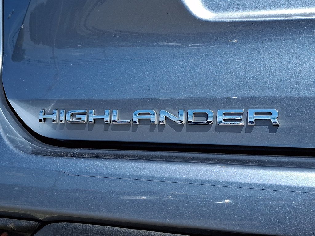Thumbnail: 2023 Toyota Highlander - 7