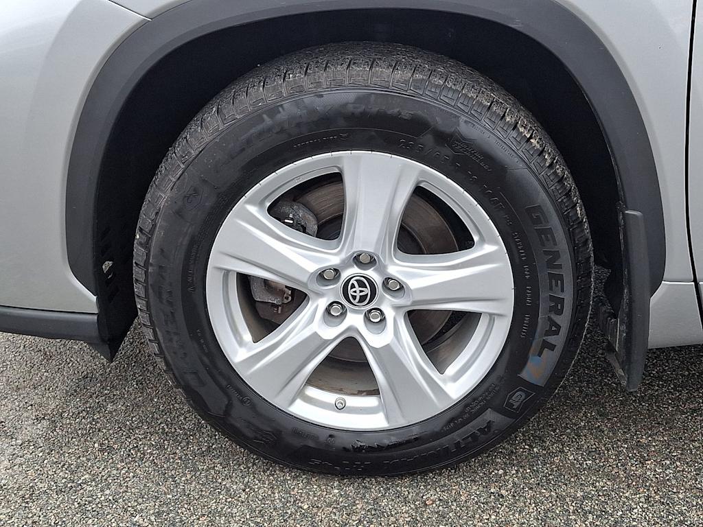 Thumbnail: 2023 Toyota Highlander - 8