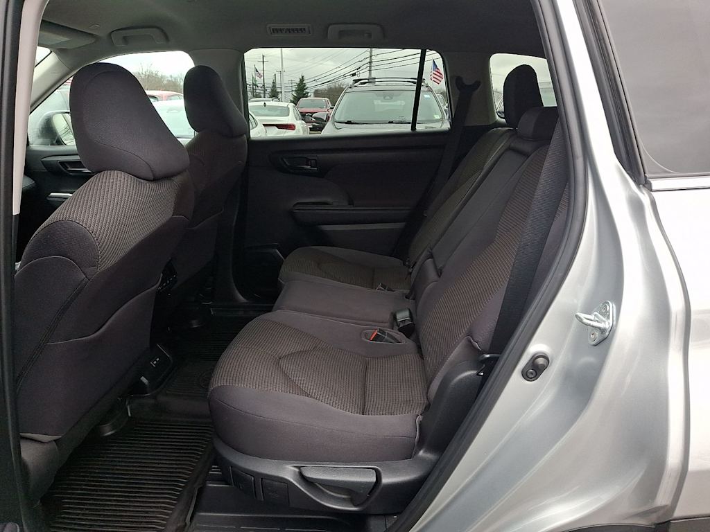 Thumbnail: 2023 Toyota Highlander - 10