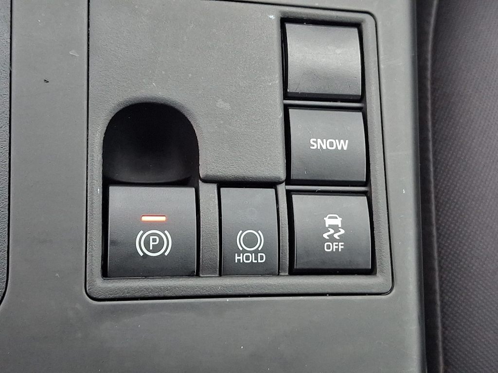 Thumbnail: 2023 Toyota Highlander - 27