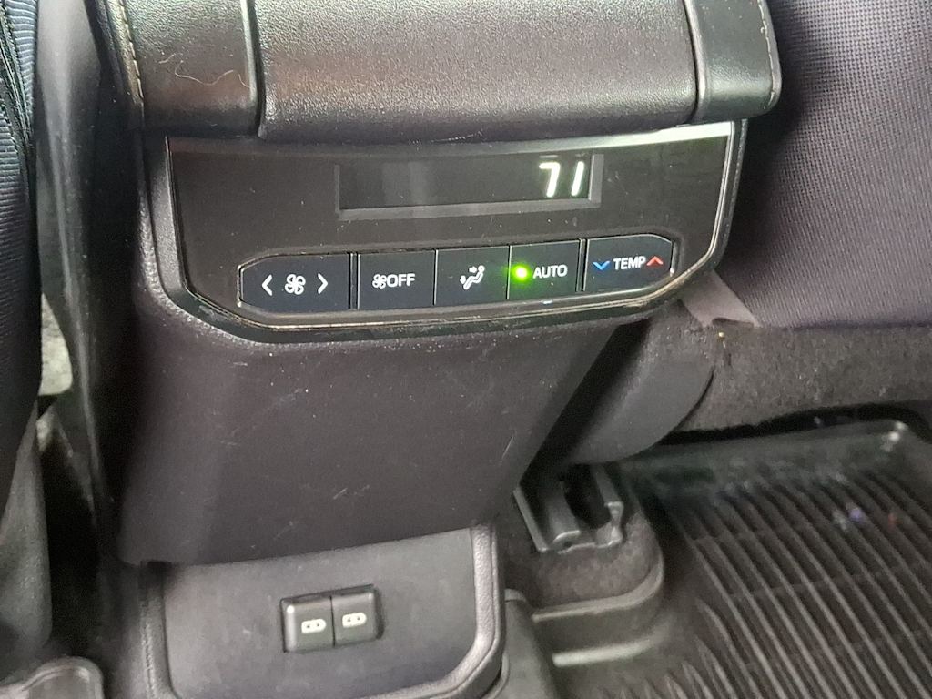 Thumbnail: 2023 Toyota Highlander - 20