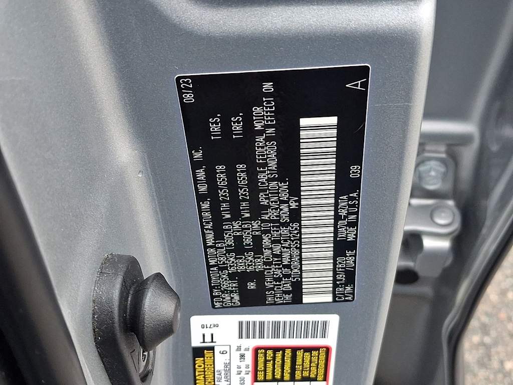 Thumbnail: 2023 Toyota Highlander - 15