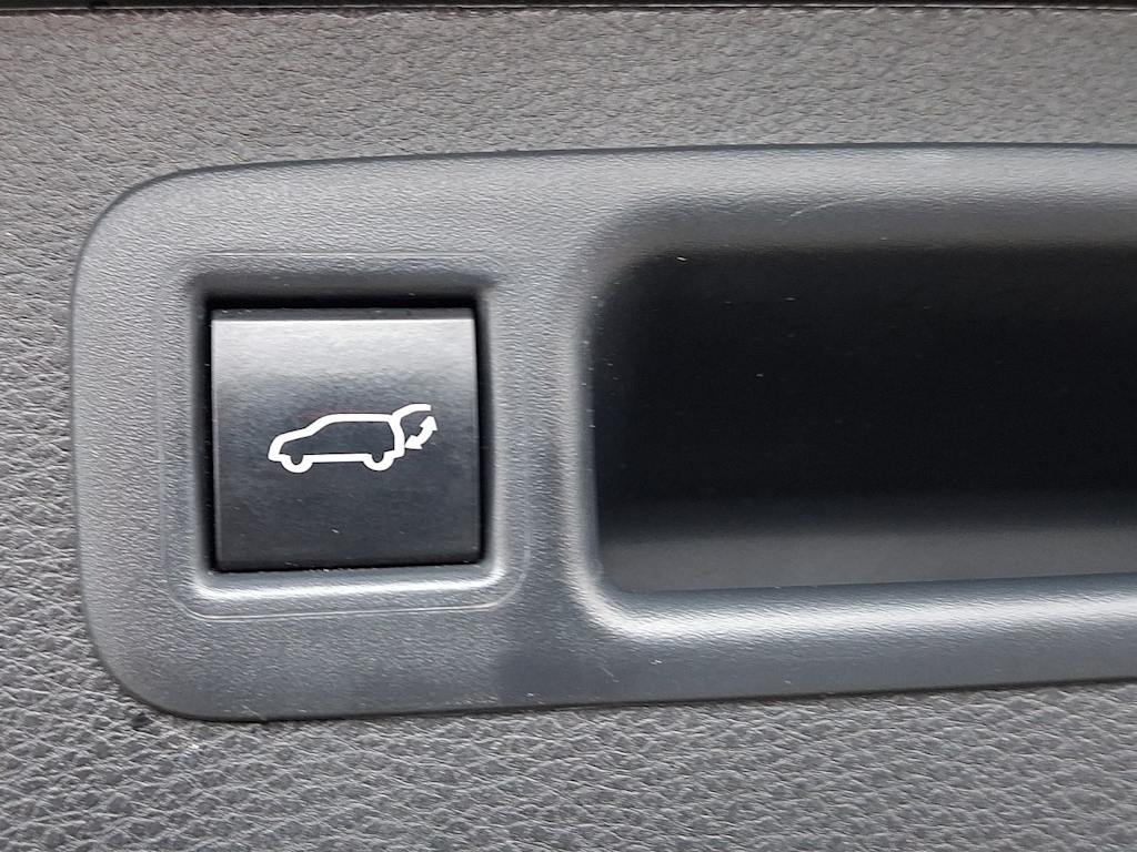 Thumbnail: 2023 Toyota Highlander - 30