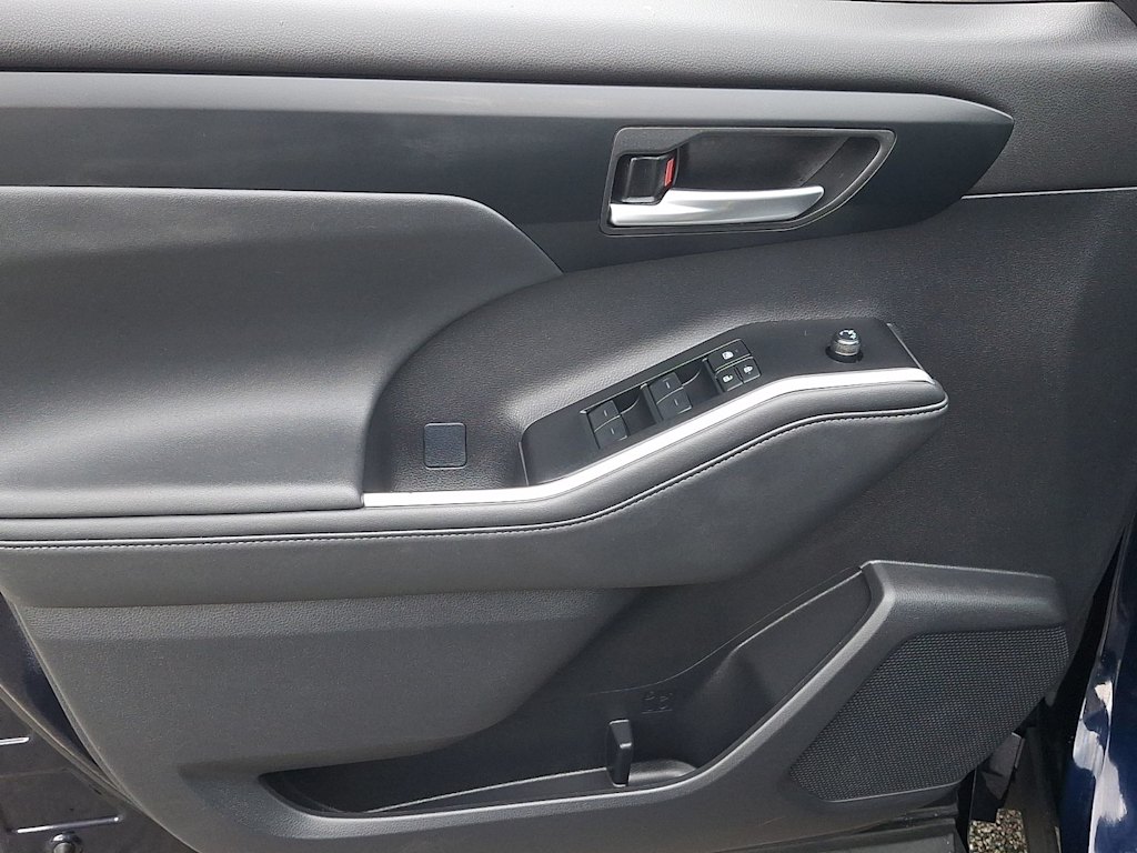 Thumbnail: 2026 Toyota Highlander - 20