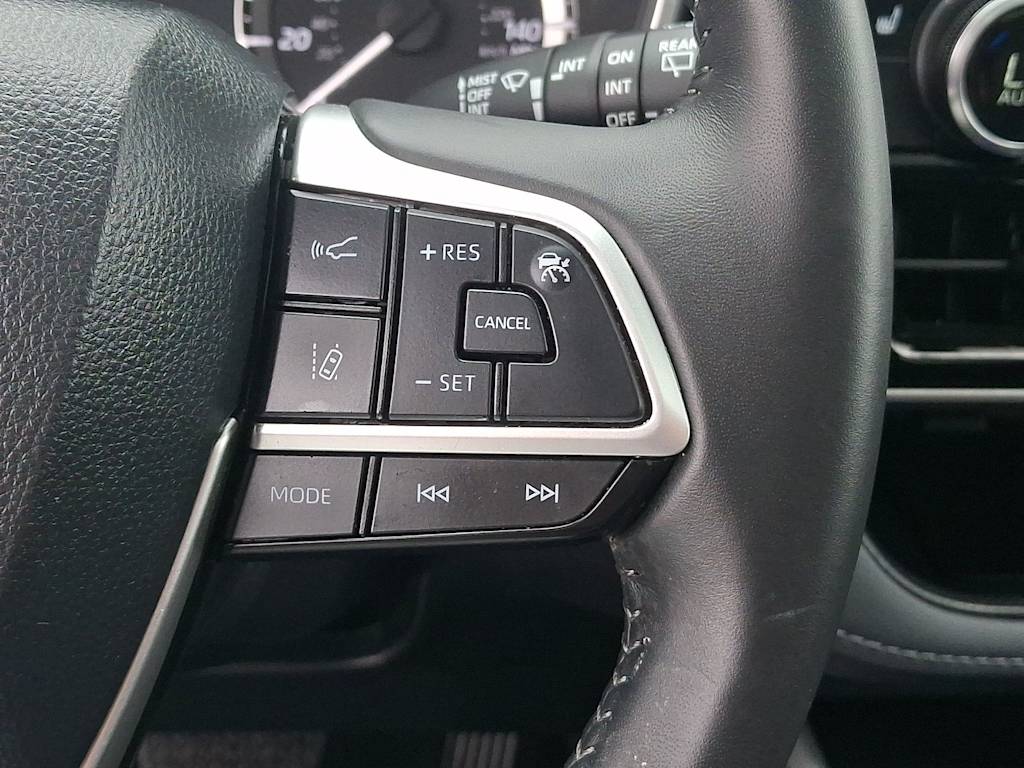 Thumbnail: 2026 Toyota Highlander - 26