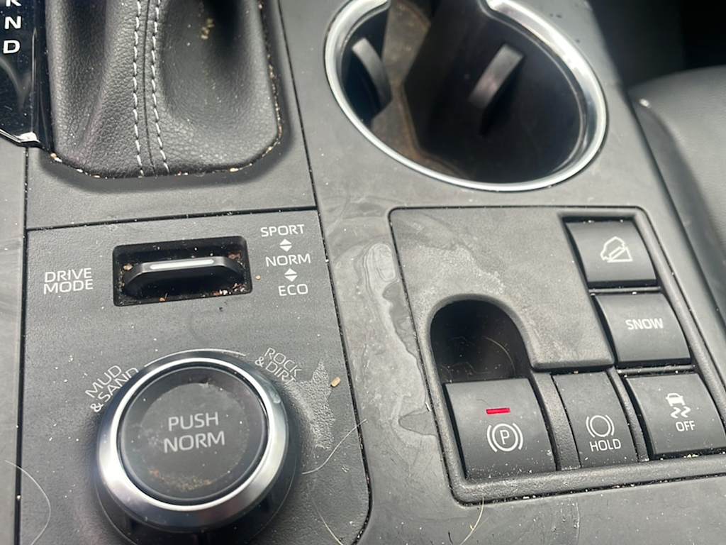 Thumbnail: 2023 Toyota Highlander - 9