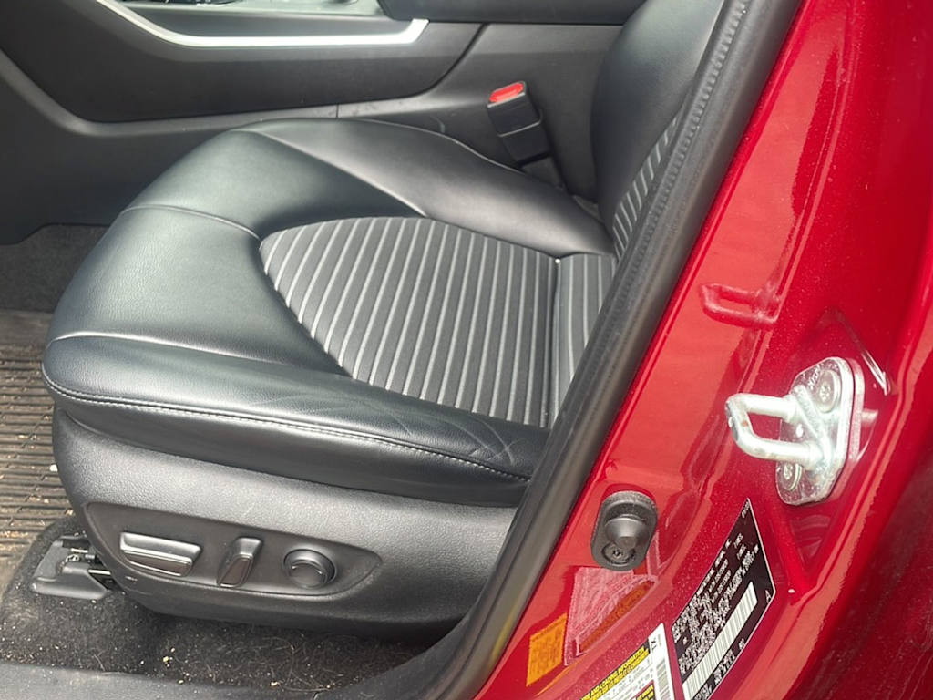 Thumbnail: 2023 Toyota Highlander - 15