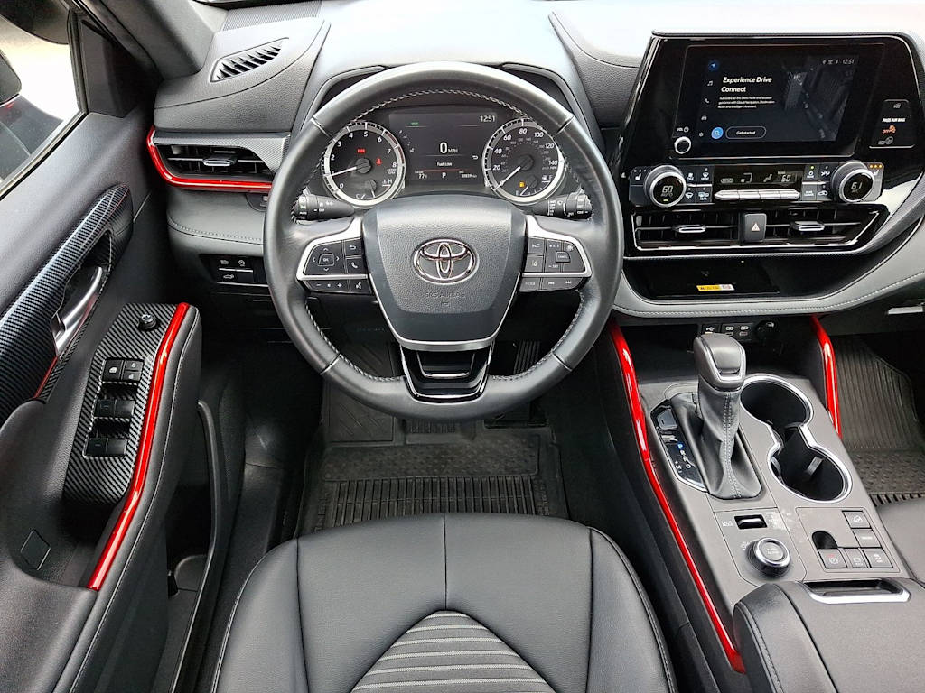 Thumbnail: 2023 Toyota Highlander - 2