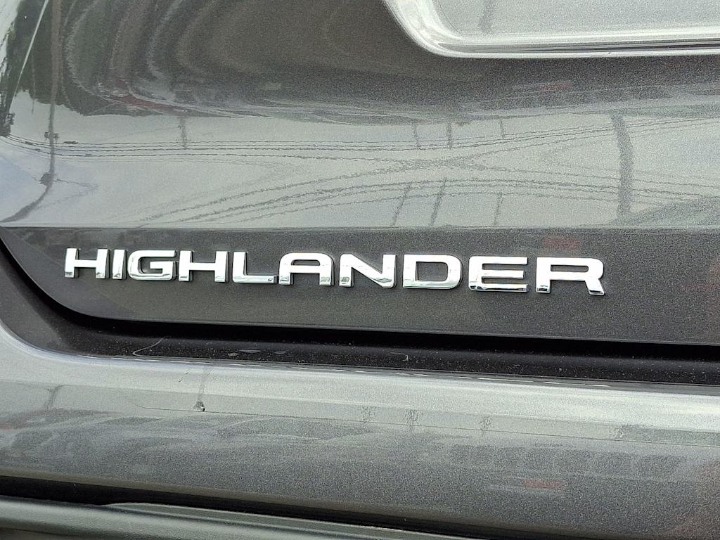 Thumbnail: 2023 Toyota Highlander - 7