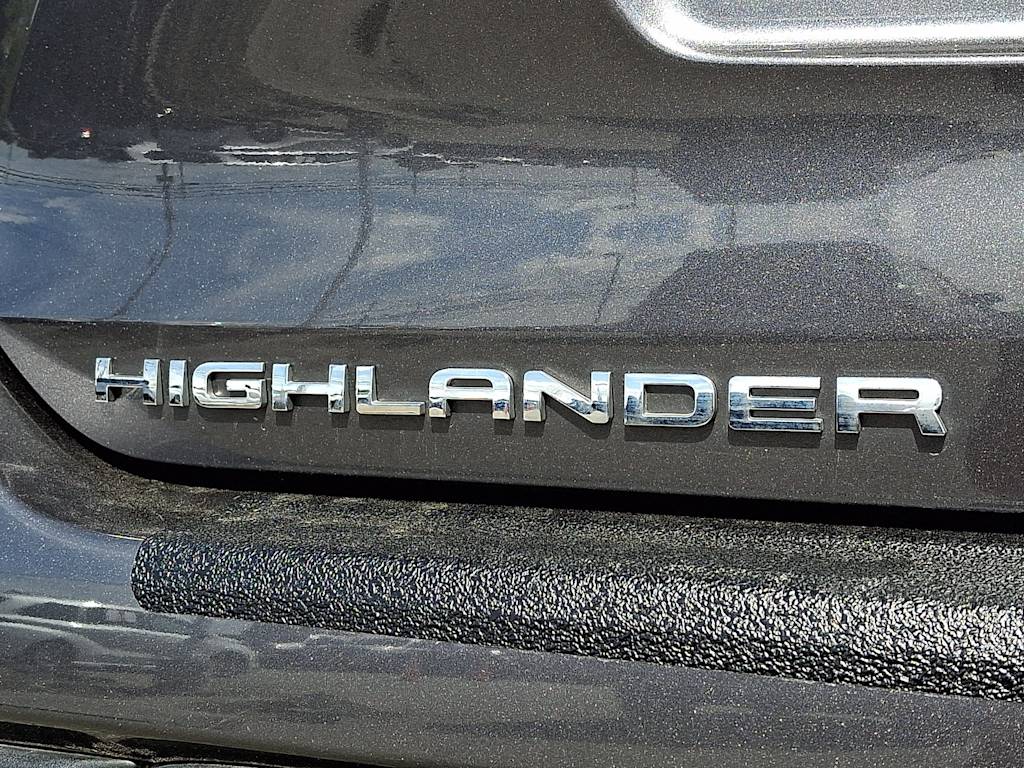 Thumbnail: 2023 Toyota Highlander - 7