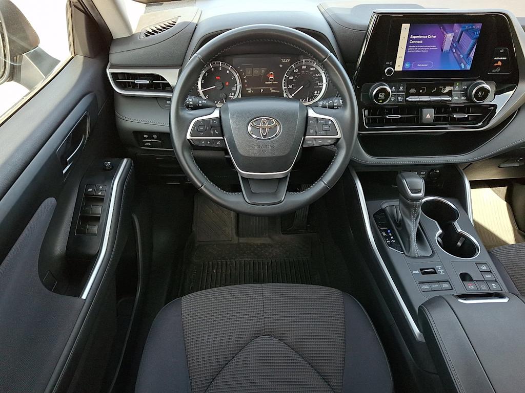 Thumbnail: 2023 Toyota Highlander - 2