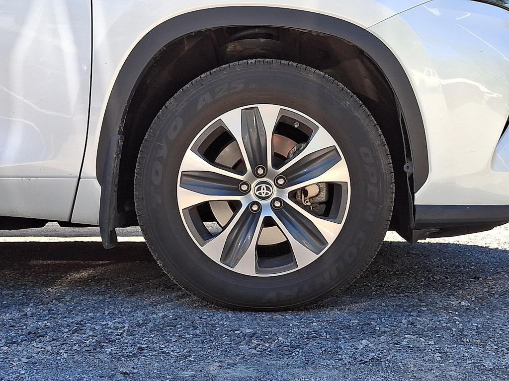 Thumbnail: 2023 Toyota Highlander - 4