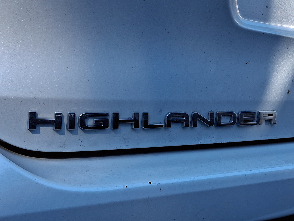 Thumbnail: 2023 Toyota Highlander - 3
