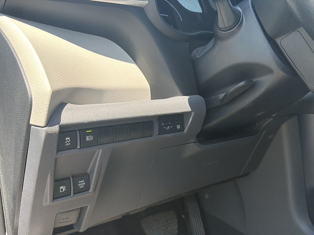 Thumbnail: 2023 Toyota Sienna - 15