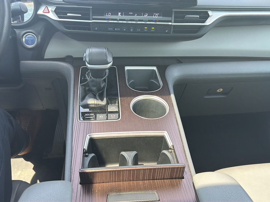 Thumbnail: 2023 Toyota Sienna - 10