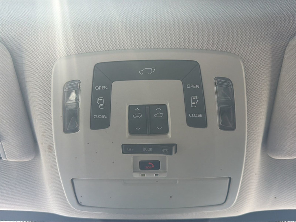 Thumbnail: 2023 Toyota Sienna - 19