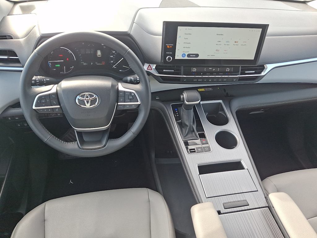 Thumbnail: 2025 Toyota Sienna - 2