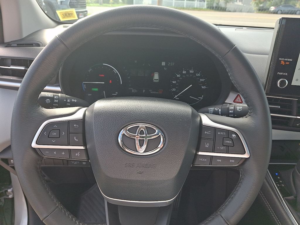 Thumbnail: 2025 Toyota Sienna - 25