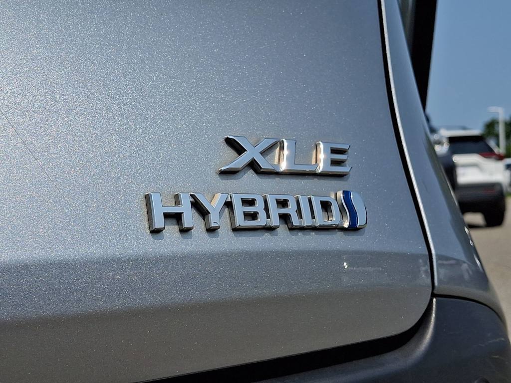 Thumbnail: 2021 Toyota Sienna - 31