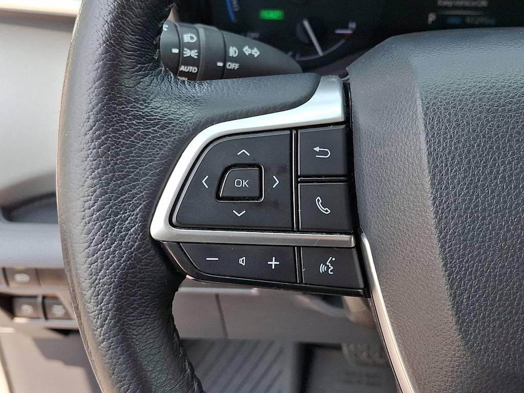 Thumbnail: 2021 Toyota Sienna - 26