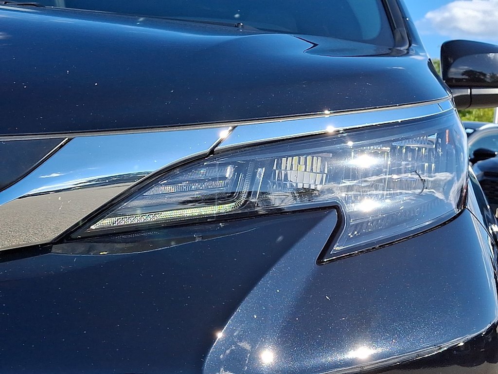 Thumbnail: 2026 Toyota Sienna - 18