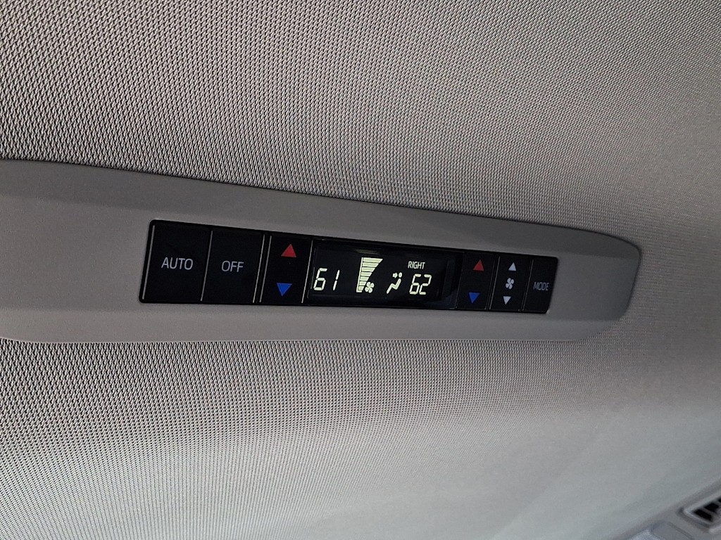 Thumbnail: 2026 Toyota Sienna - 7