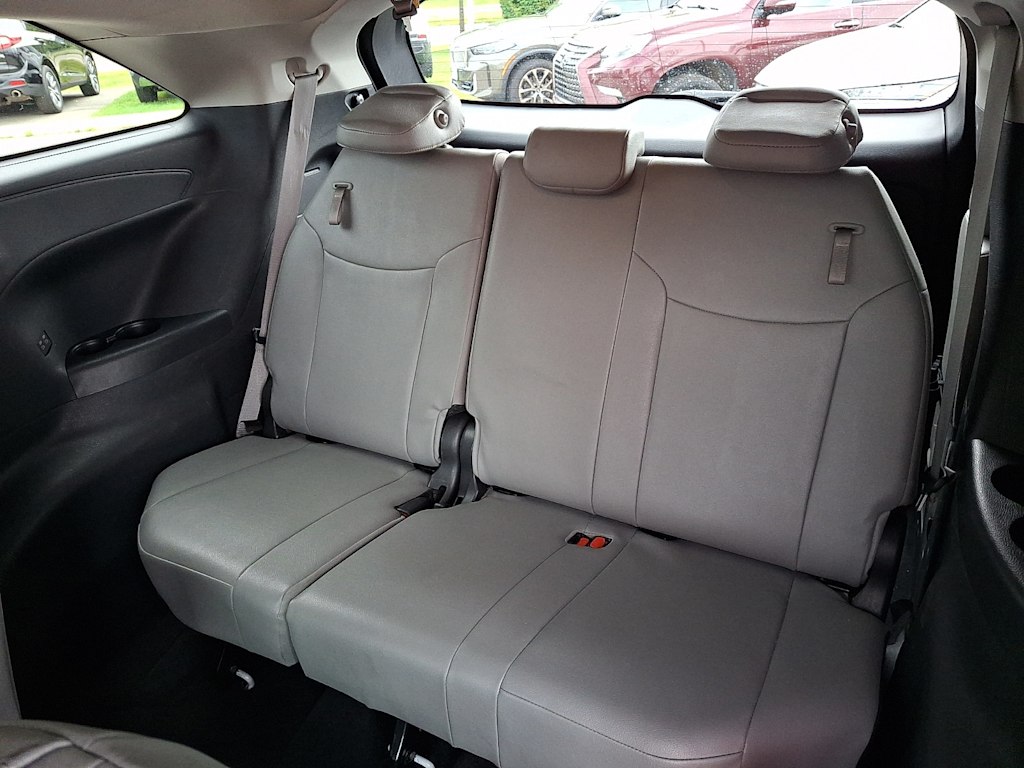 Thumbnail: 2025 Toyota Sienna - 19