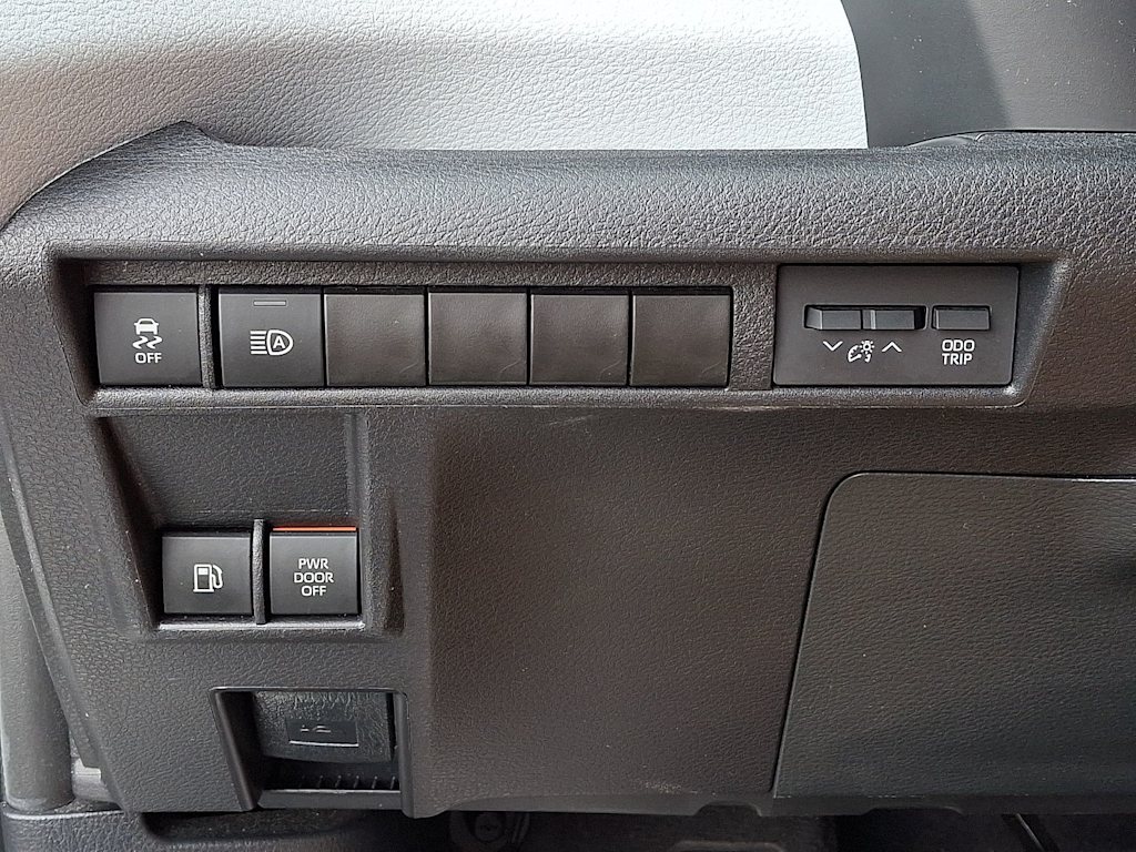 Thumbnail: 2025 Toyota Sienna - 30