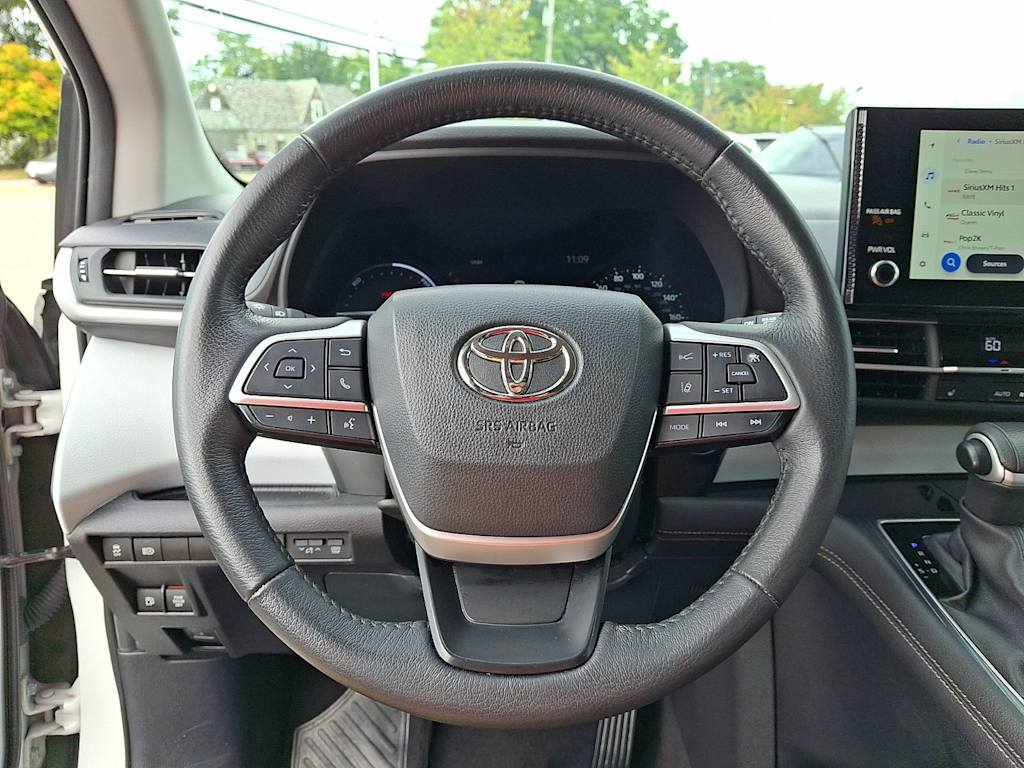 Thumbnail: 2025 Toyota Sienna - 9