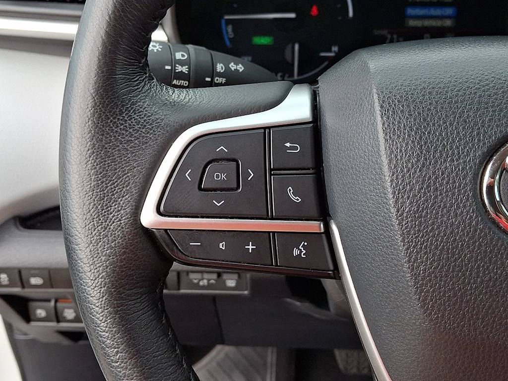Thumbnail: 2025 Toyota Sienna - 26